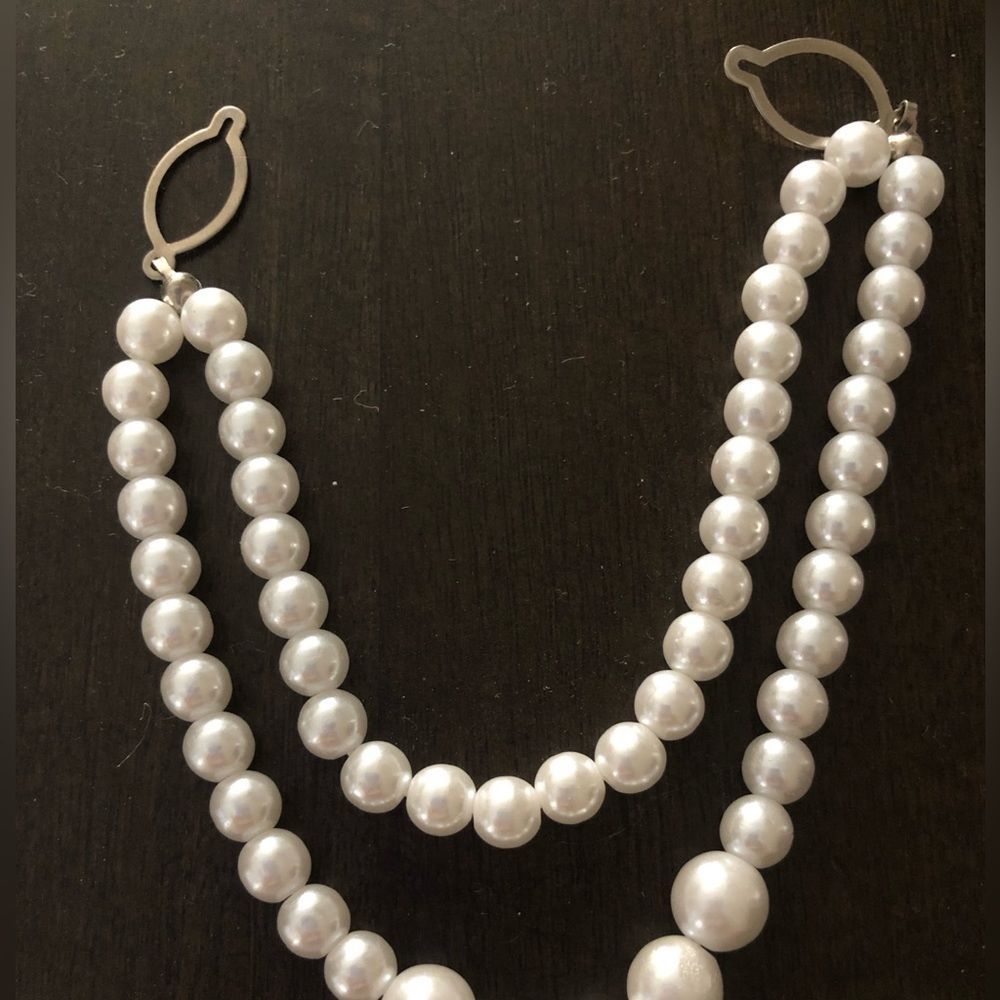 Vintage 1960s Faux Pearl Beaded Cardigan Sweater Clip